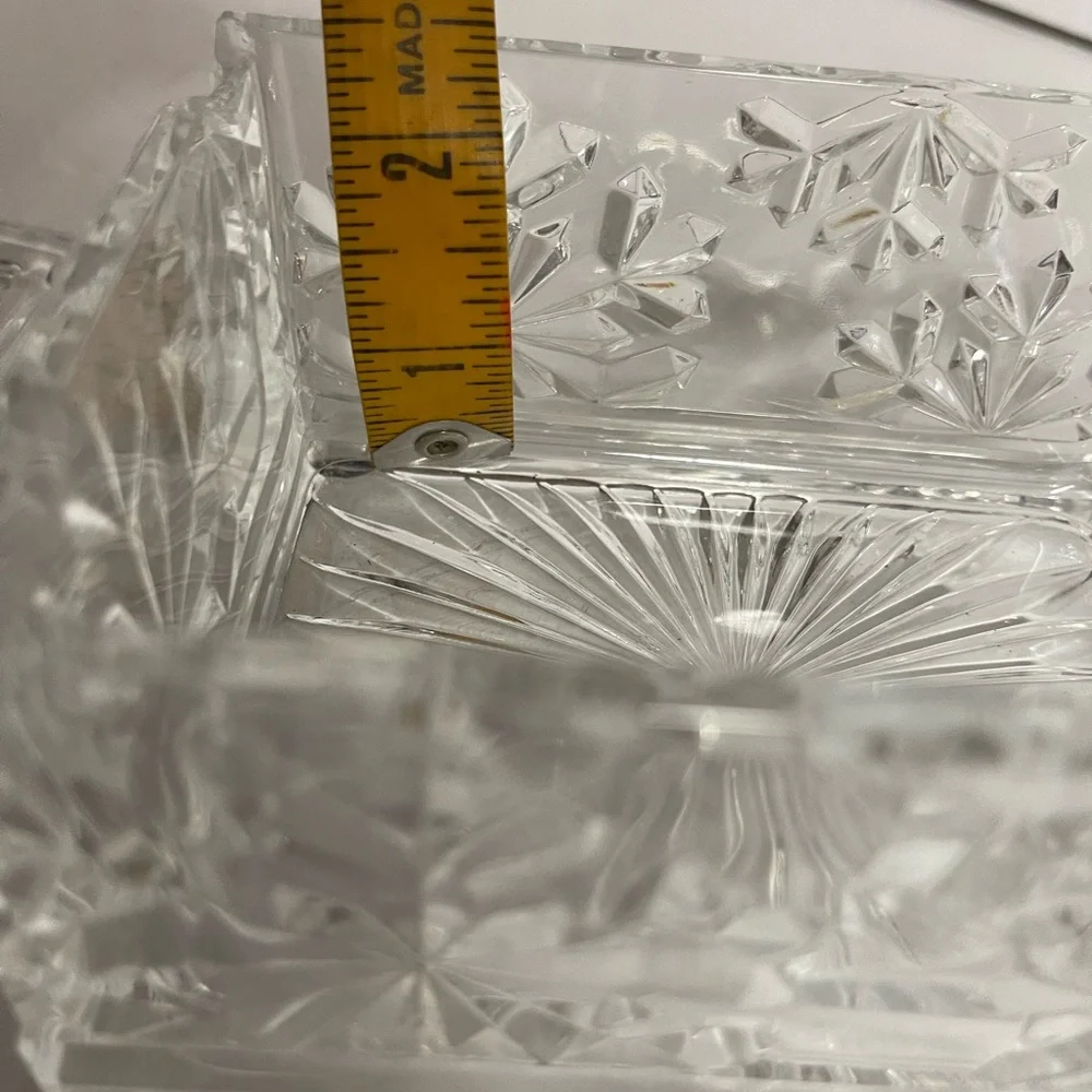 Vintage Elegant Snowflake Crystal Glass Trinket Box